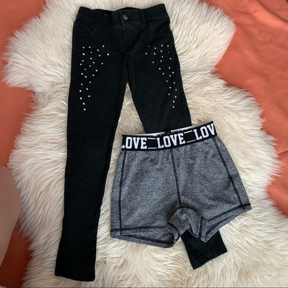 GIRL 2 PIECE OF BOTTOMS SIZE 6-6X - Picture 2 of 8